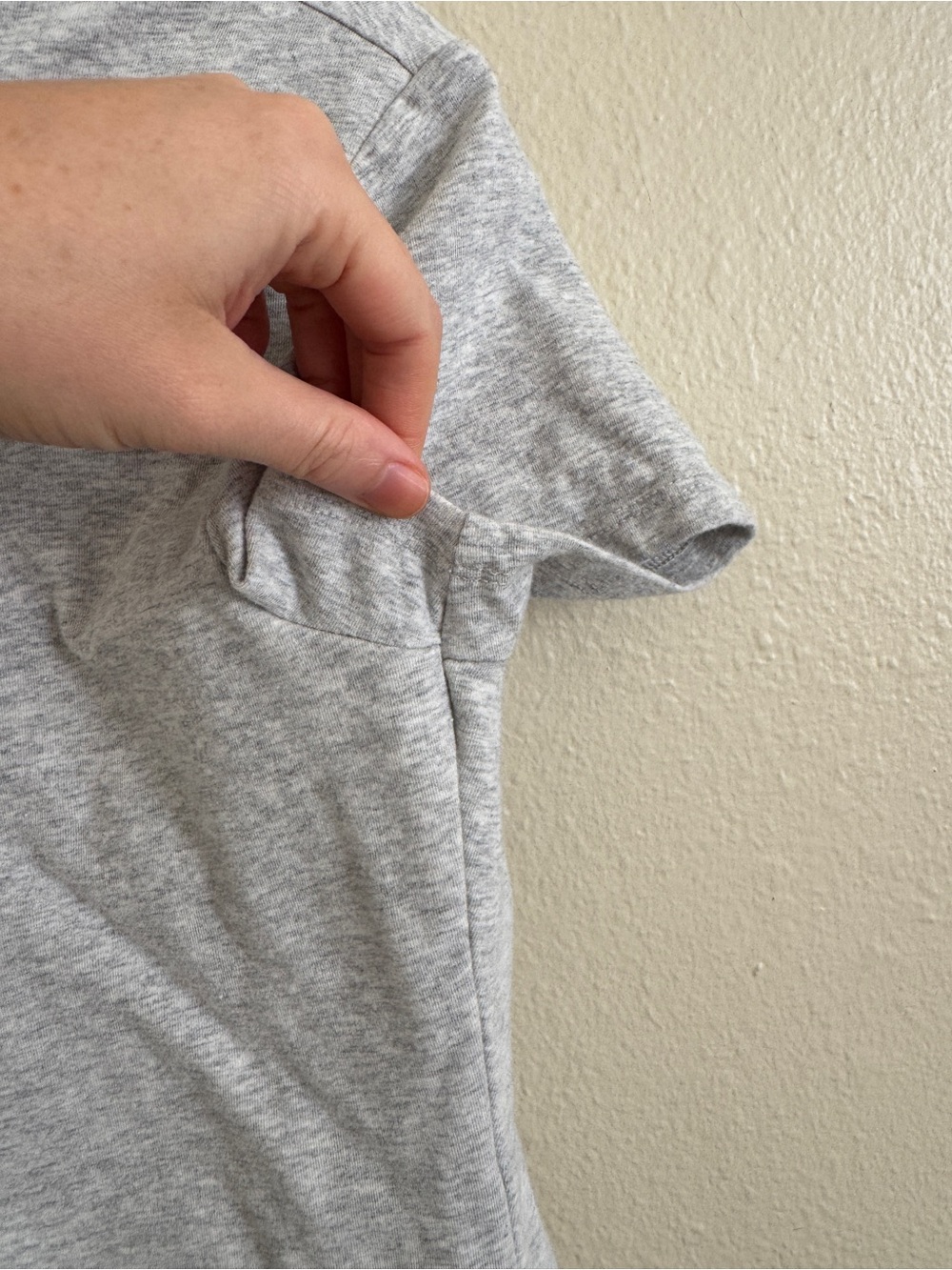 Abercrombie & Fitch Women’s Heather Gray Baby Tee - Picture 3 of 6